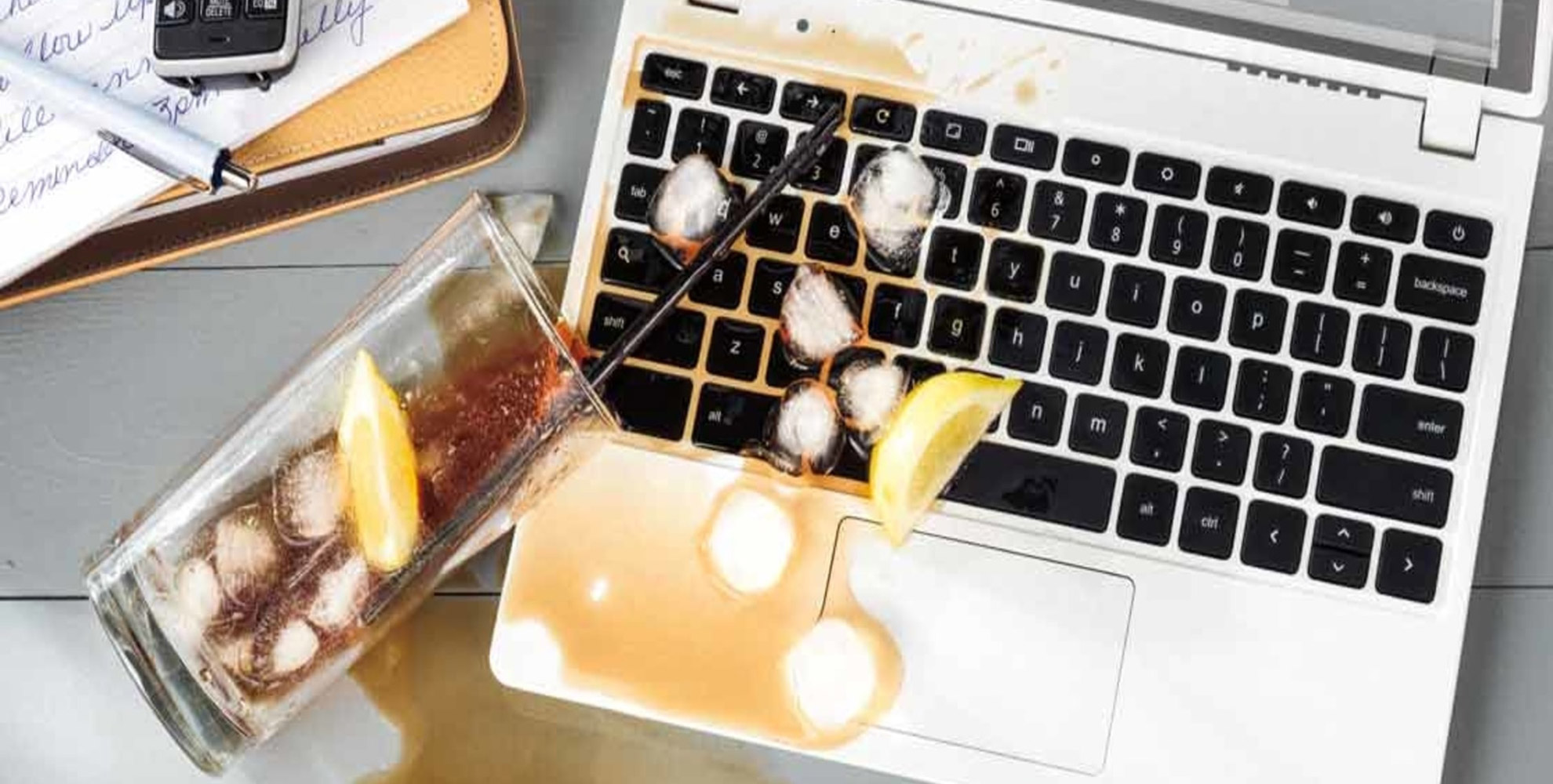 Что делать, если на клавиатуру ноутбука пролился сок?